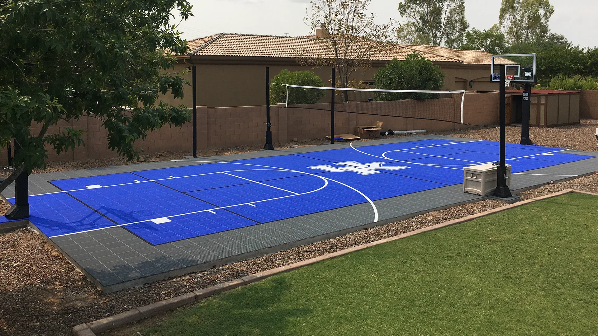 Outdoor modular court with volleyball and basketball